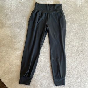 Athleta salutation jogger OLIVE M